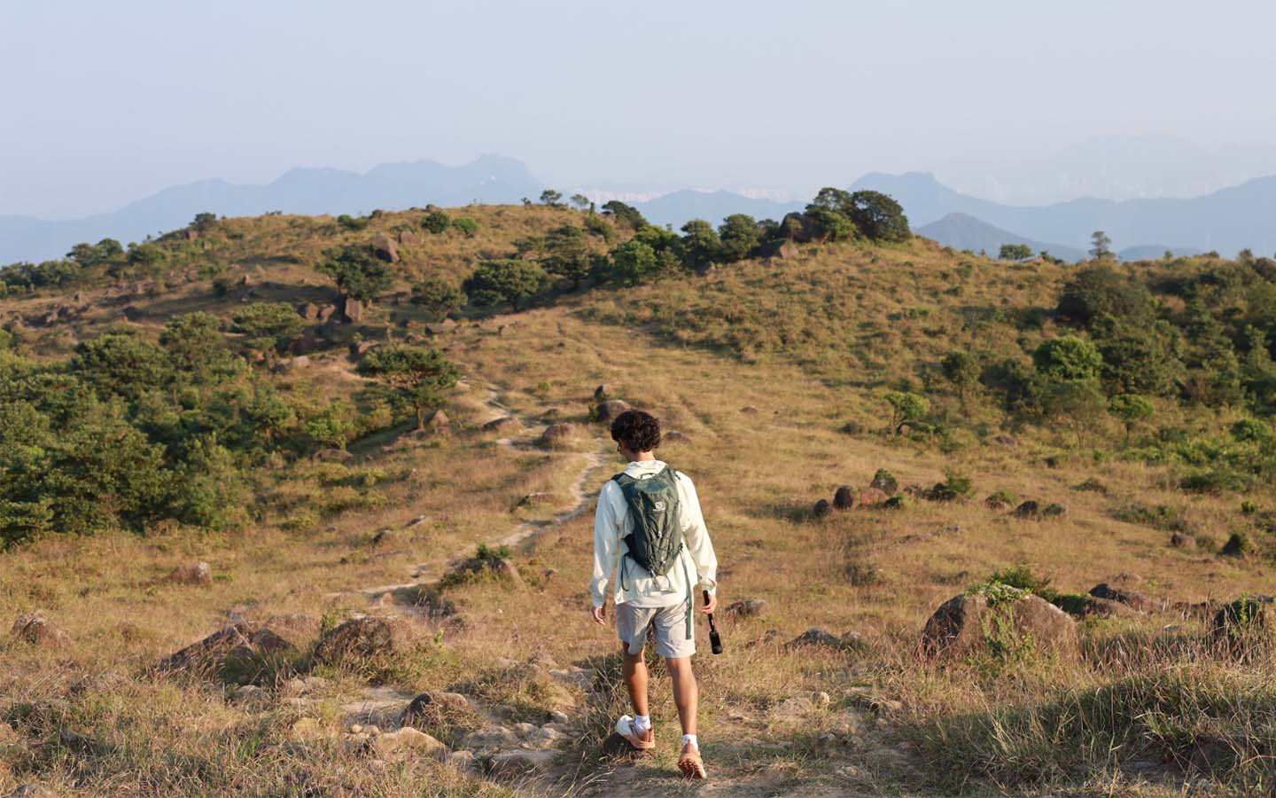 Sam在四方山上行山